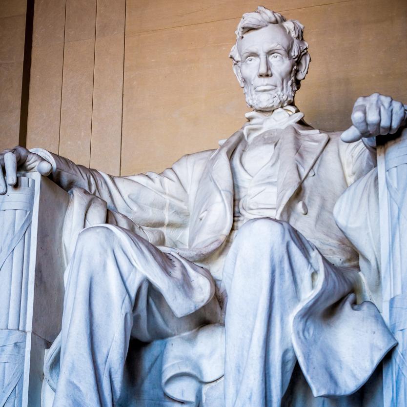 Image of the Lincoln statue within the memorial