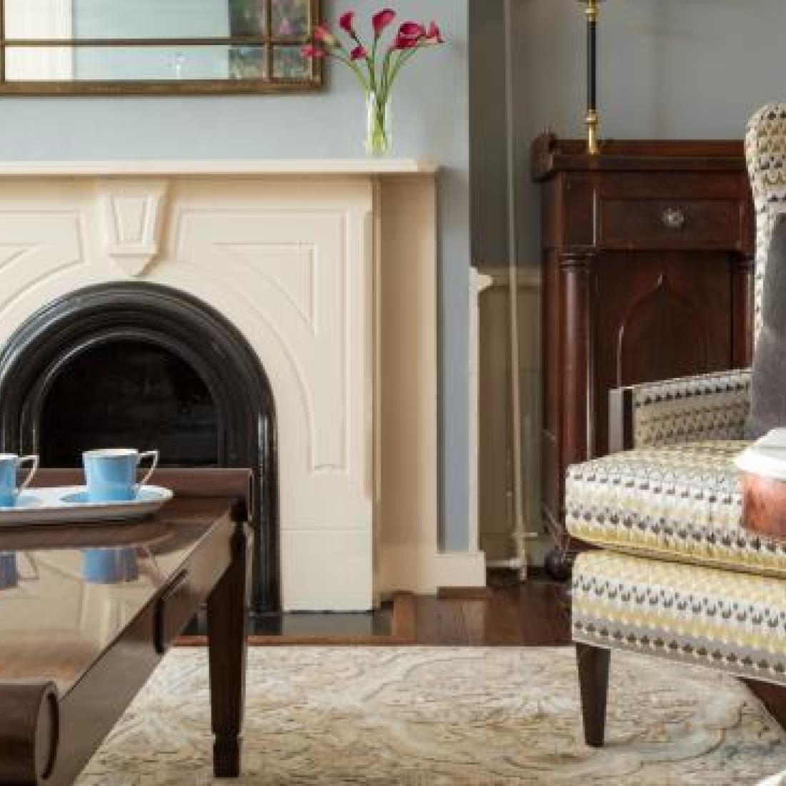 Lenden Row Parlor